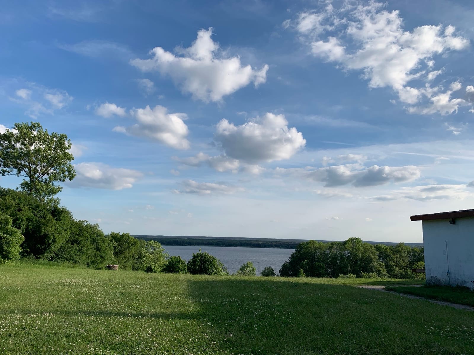 Panorama Zalewu Włocławskiego z łąki gospodarstwa
